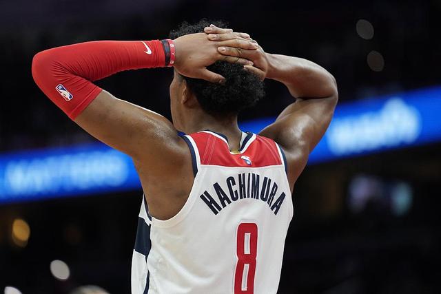 巴萨官方社媒晒猫咪形象新吉祥物