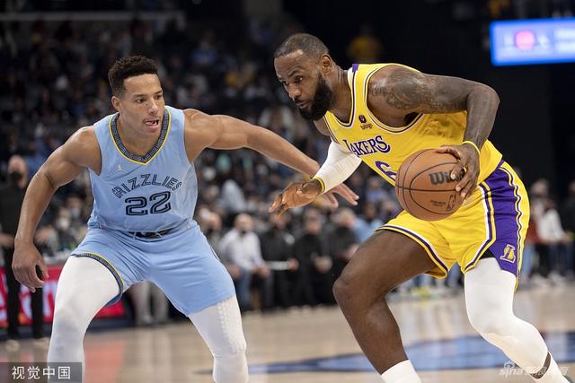 骑士力克步行者锁定季后赛 76人7连胜追平魔术